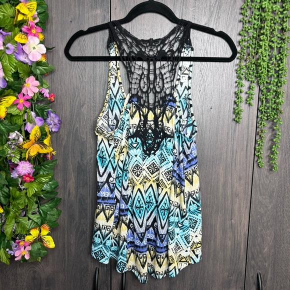 *🌼3/$30🌼Almost Famous Sleeveless Aztec Tribal Print Sleeveless Tank Size M - Picture 7 of 14